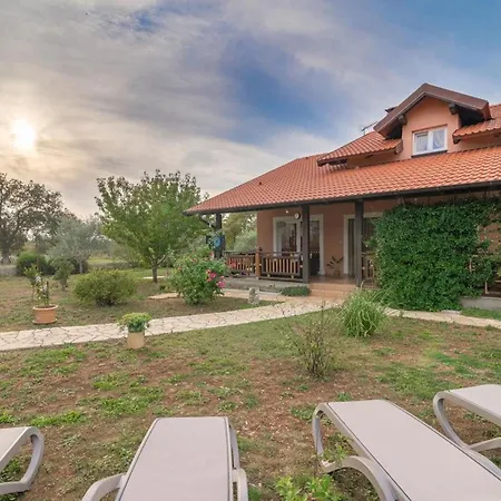 Haus Toni Fuer 9 Personen By Interhome Murvica (Policnik)
