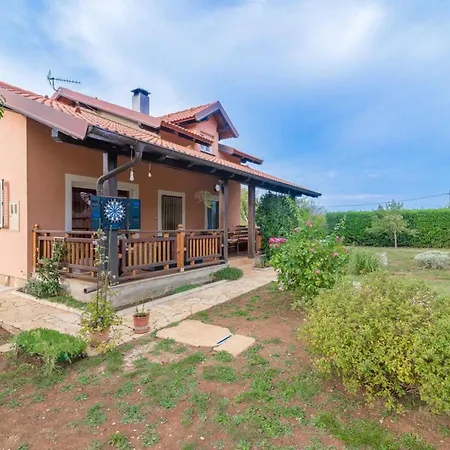 Haus Toni Fuer 9 Personen By Interhome Murvica (Policnik)