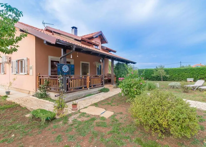 Haus Toni Fuer 9 Personen By Interhome Murvica (Policnik)