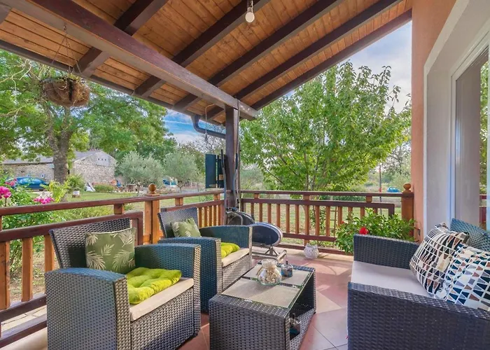 Semesterbostad Haus Toni Fuer 9 Personen By Interhome *