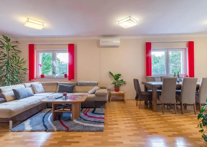 Semesterbostad Haus Toni Fuer 9 Personen By Interhome