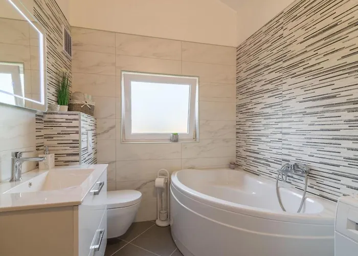 Haus Toni Fuer 9 Personen By Interhome *